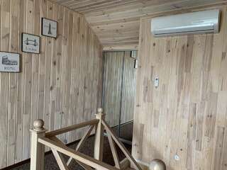 Дома для отпуска Holiday home with sauna in Pochaiv Почаев Двухместный номер с 1 кроватью, вид на парк-5